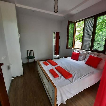 A Rioni Hotell Kutaisi Exteriör bild