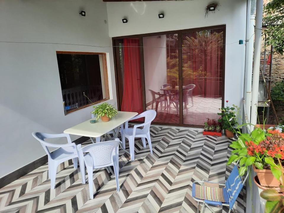 A Rioni Hotell Kutaisi Exteriör bild