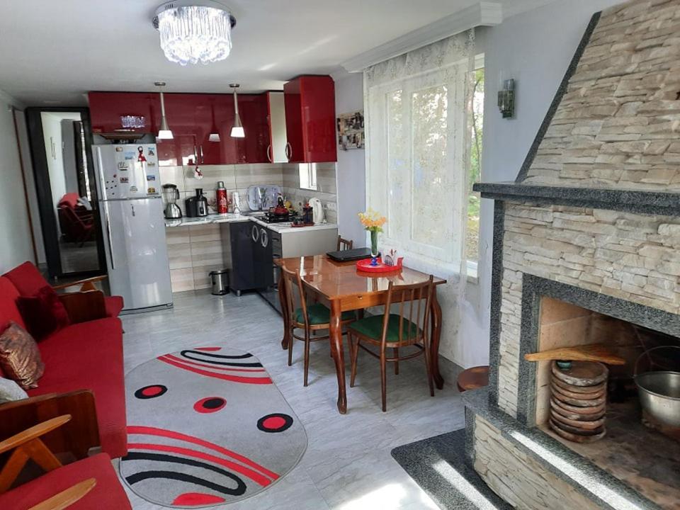 A Rioni Hotell Kutaisi Exteriör bild